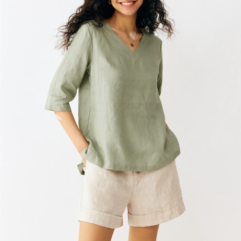 Amrita 100% Linen Mid-Sleeve Boxy V-Neck Top - Greyish Green